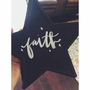 Meet your Posher, Carrie